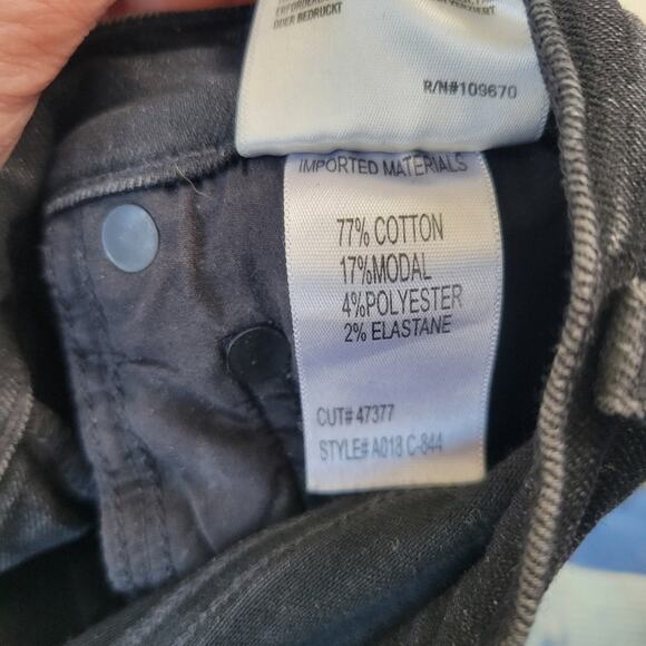 AGOLDE Sophie High Rise Skinny Crop Distressed Temple Size 26 - Picture 9 of 10